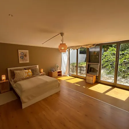 Xxl Schlafzimmer In Charmantem Villenanwesen Rum i privatbostad Heroldsberg