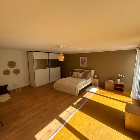 Xxl Schlafzimmer In Charmantem Villenanwesen * Heroldsberg