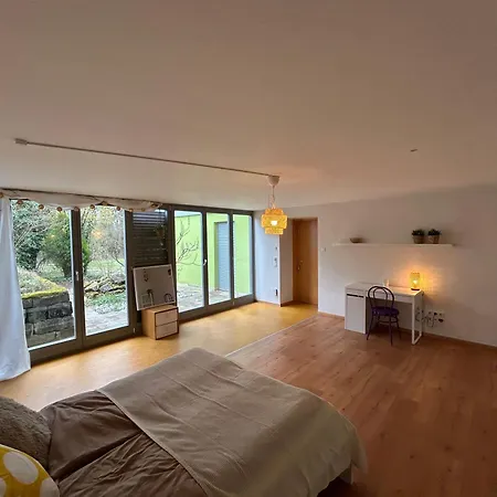 Xxl Schlafzimmer In Charmantem Villenanwesen *